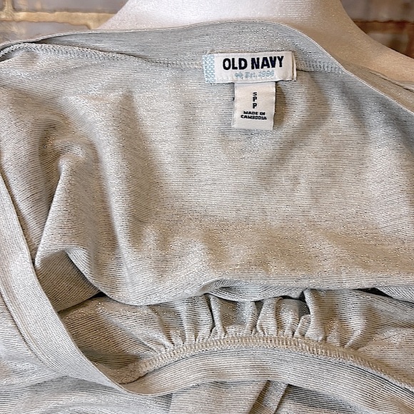Old Navy Light Gray/Silver Metallic Scoop Neck Long Sleeved Top, Women’s Size S. - Picture 6 of 7